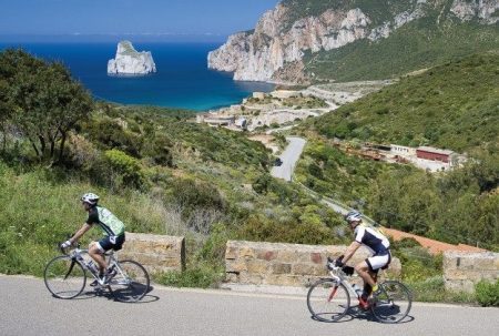 La Sardegna su due ruote, alla scoperta di 1700 chilometri di percorsi in bicicletta