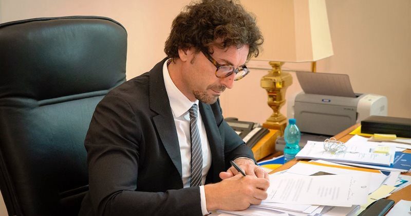Il ministro dei trasporti Toninelli: «Metteremo fine al monopolio Tirrenia»