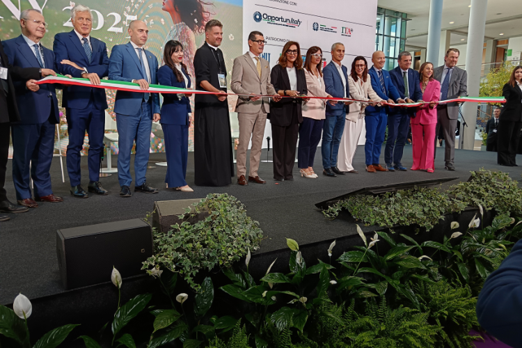 Cerimonia d’apertura di Ttg di Rimini. Si parla e si canta