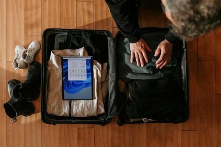 Viaggiare leggeri: organizzazione, comfort e attenzione ai dettagli
